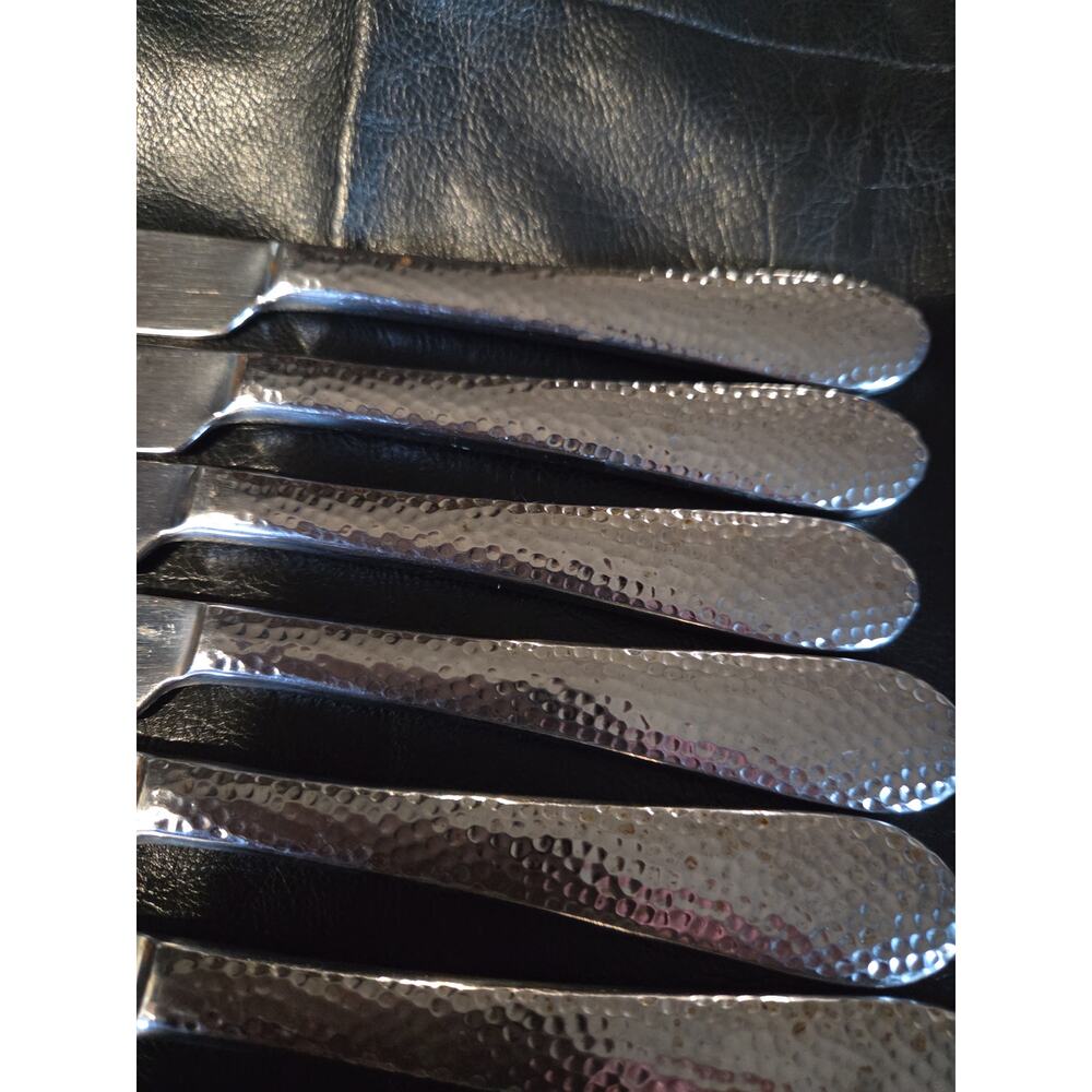 Oneida 6 Steak Knives Hammered Handle Stainless Serrated